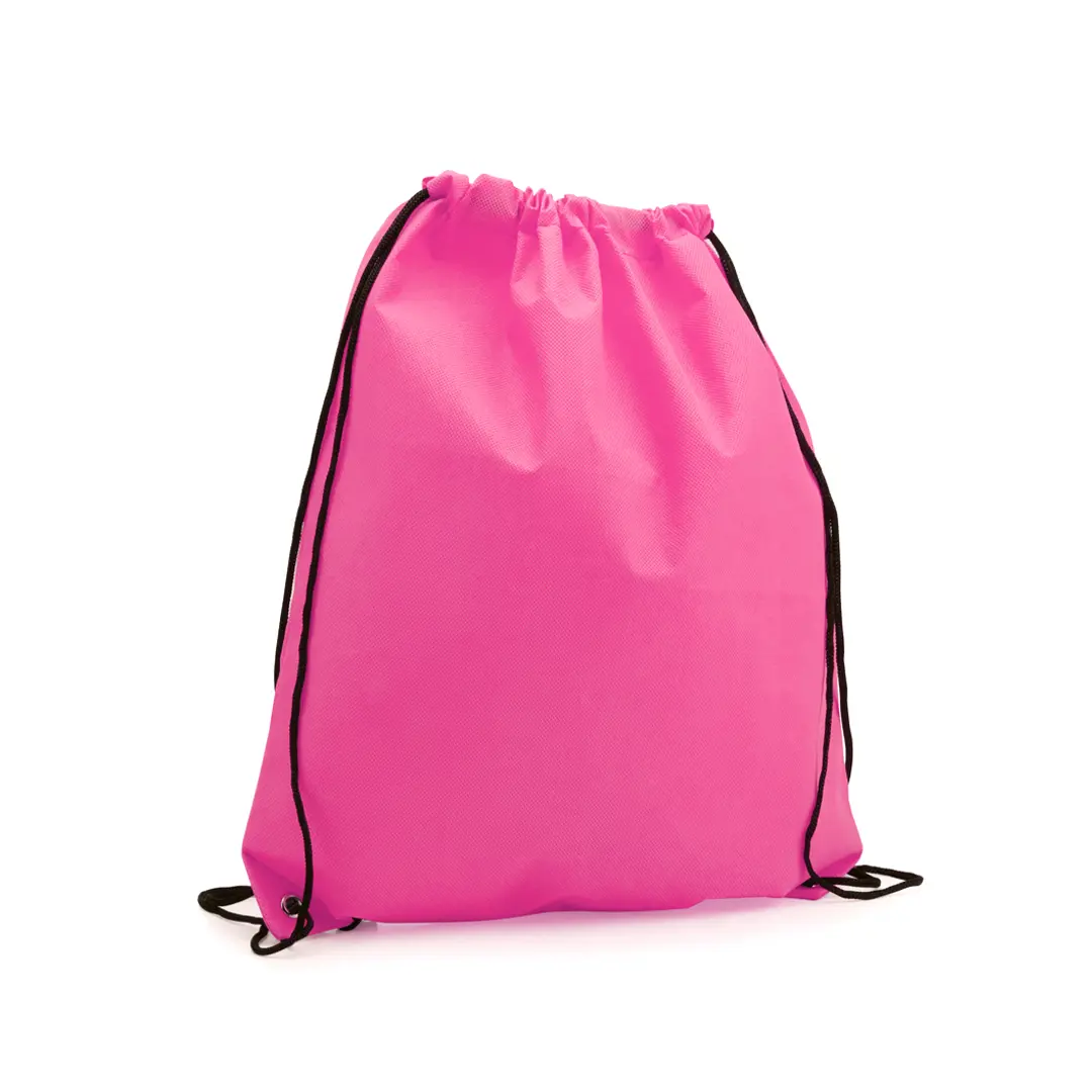 mochila saco rosa con cordones negros sobre fondo blanco