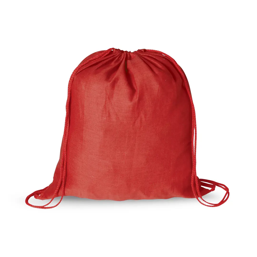 Mochila saco roja con cierre de cordón sobre fondo blanco